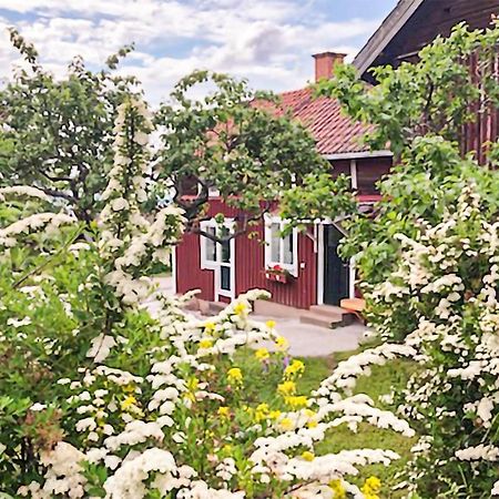 Cozy Home In Raettvik With Kitchen 外观 照片