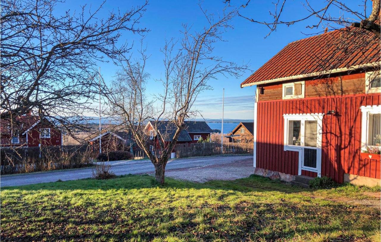 Cozy Home In Raettvik With Kitchen 外观 照片