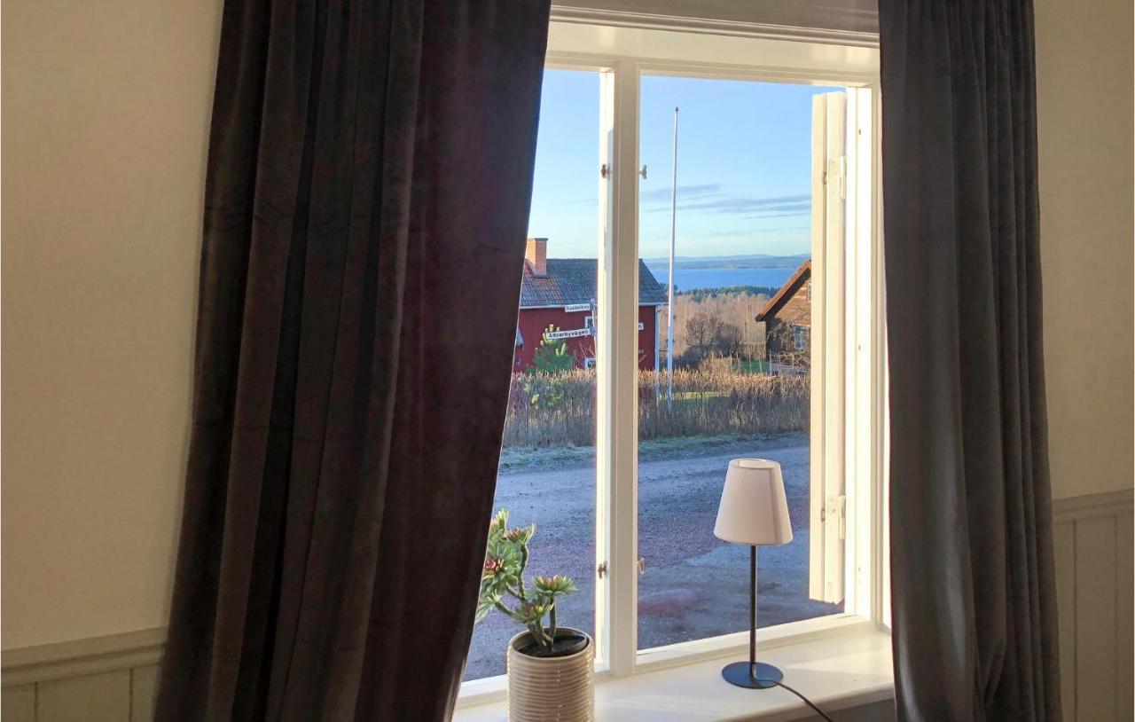 Cozy Home In Raettvik With Kitchen 外观 照片